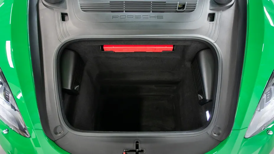 PORSCHE 718 -