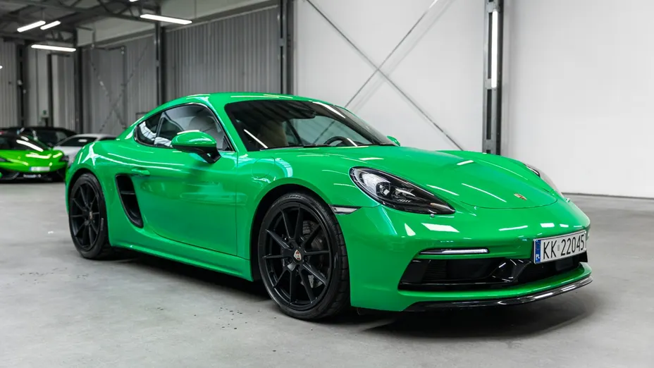 PORSCHE 718 -