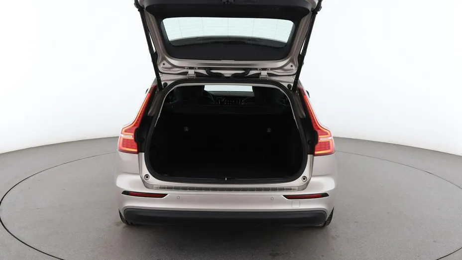 VOLVO V60 -