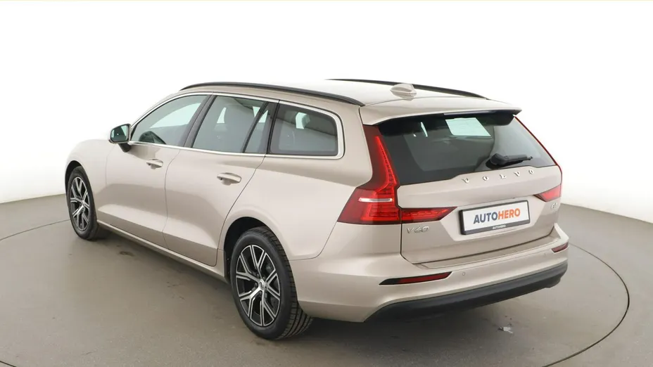 VOLVO V60 -