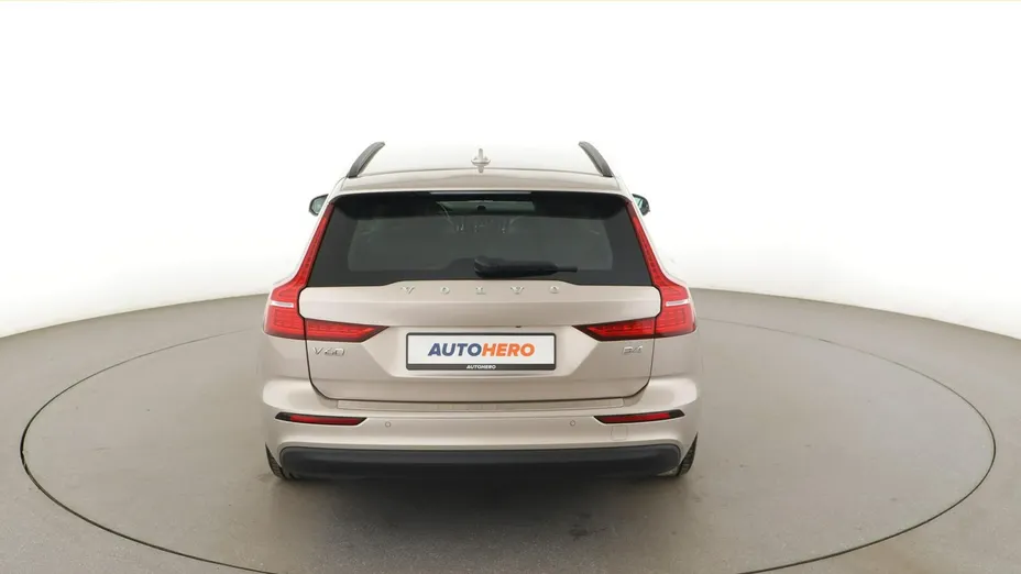 VOLVO V60 -