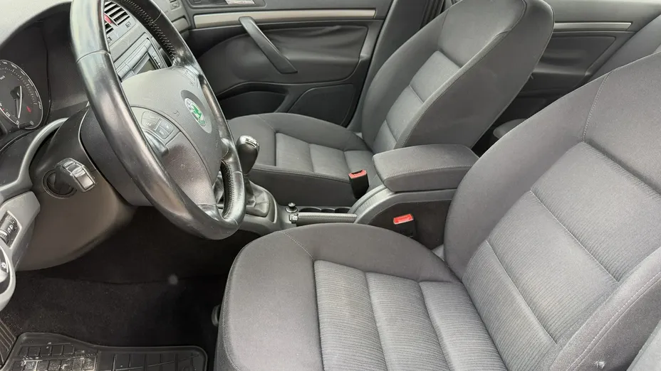 SKODA Octavia -