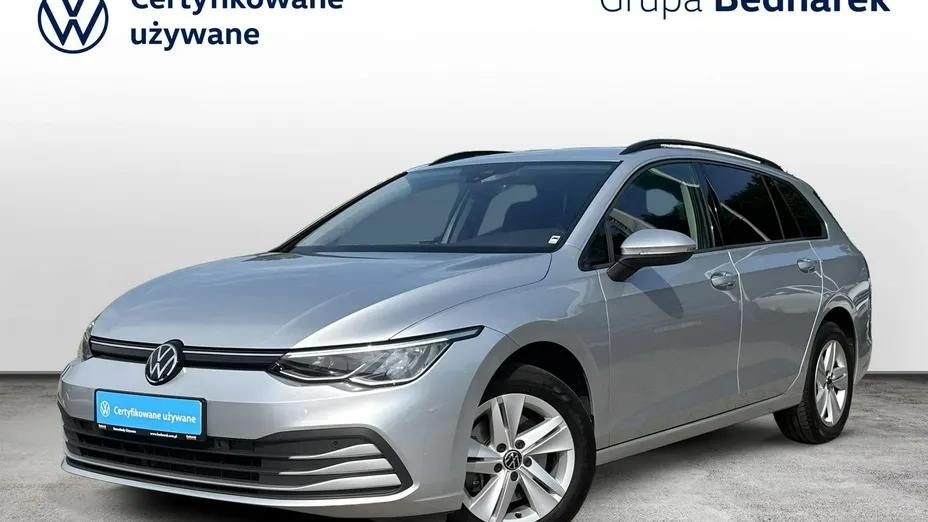 VOLKSWAGEN Golf -