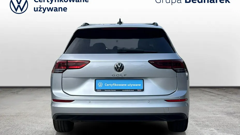 VOLKSWAGEN Golf -