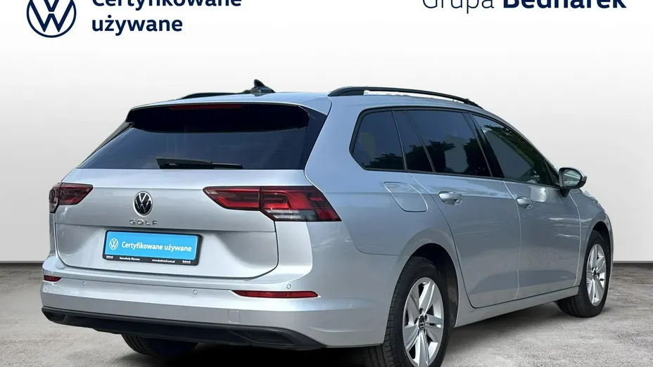 VOLKSWAGEN Golf -