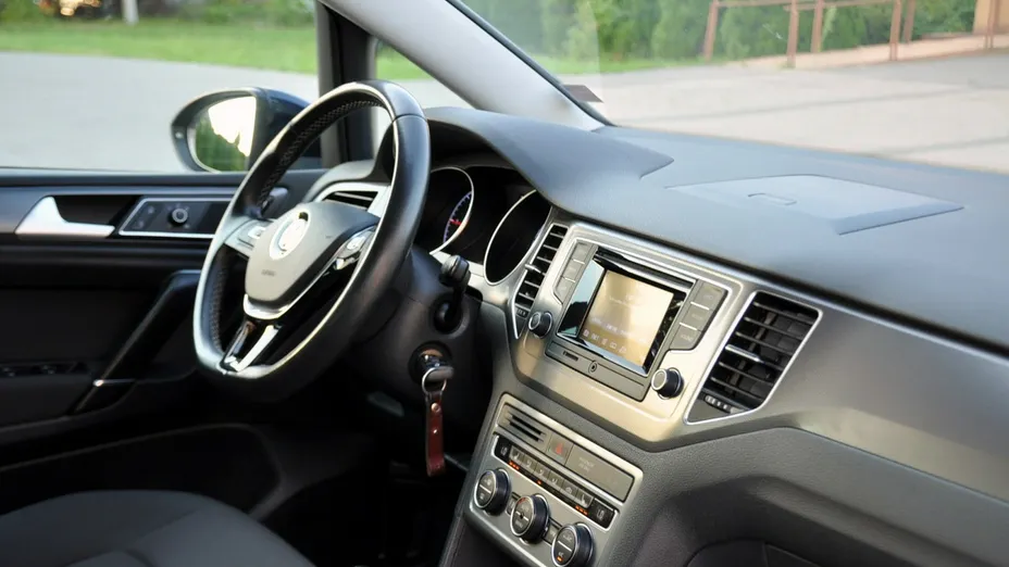 VOLKSWAGEN Golf Sportsvan -