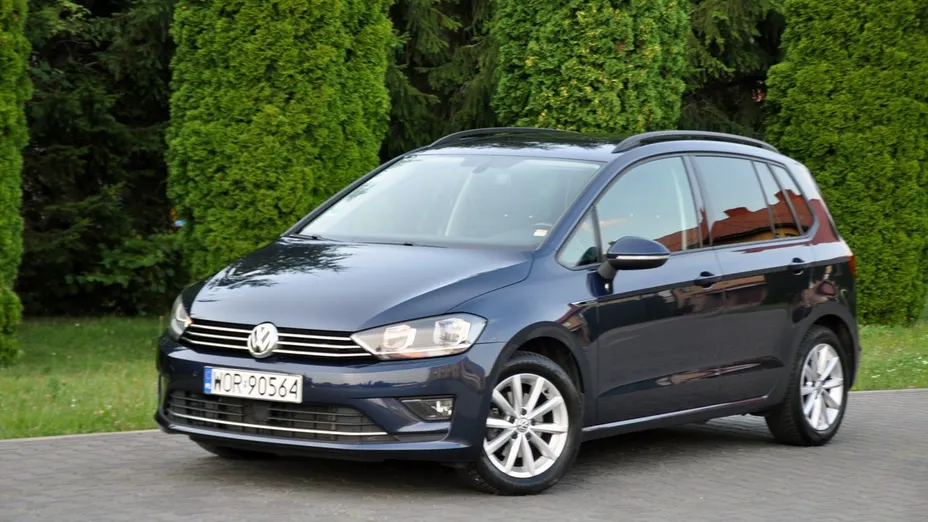 VOLKSWAGEN Golf Sportsvan -