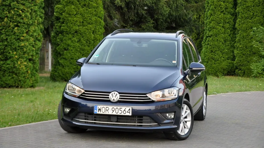 VOLKSWAGEN Golf Sportsvan -