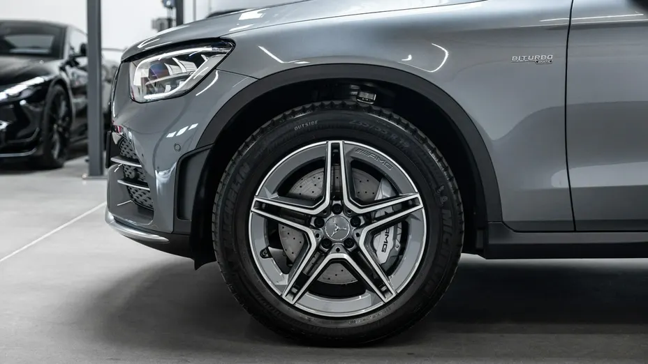 MERCEDES-BENZ GLC -