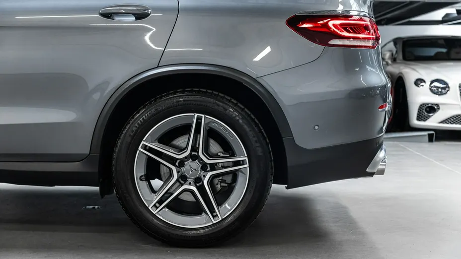 MERCEDES-BENZ GLC -