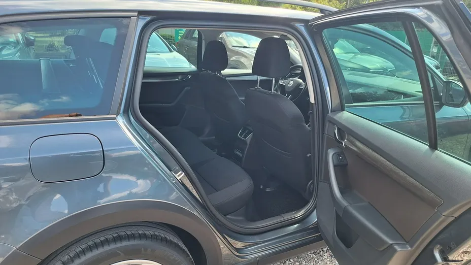 SKODA Octavia -