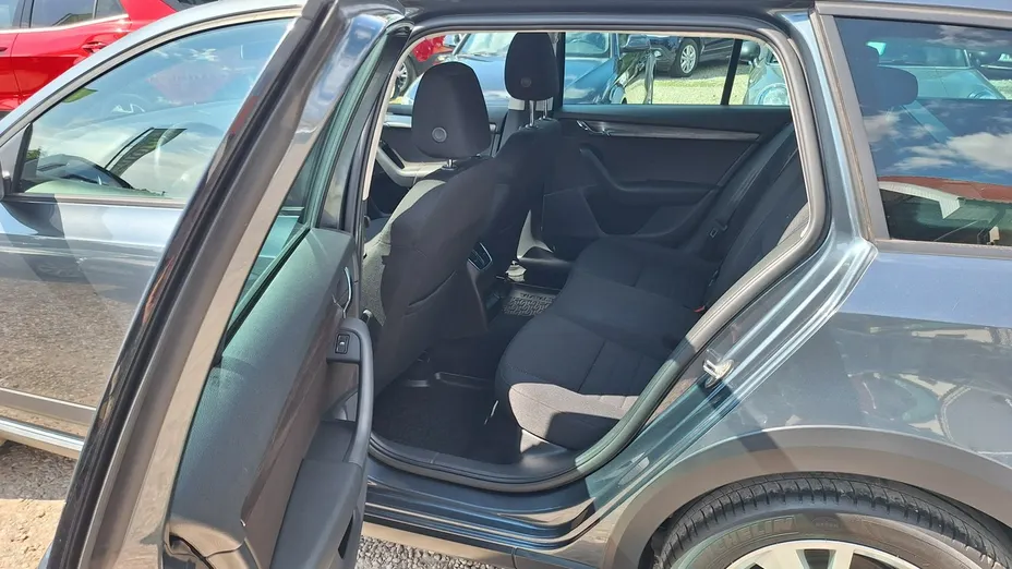SKODA Octavia -