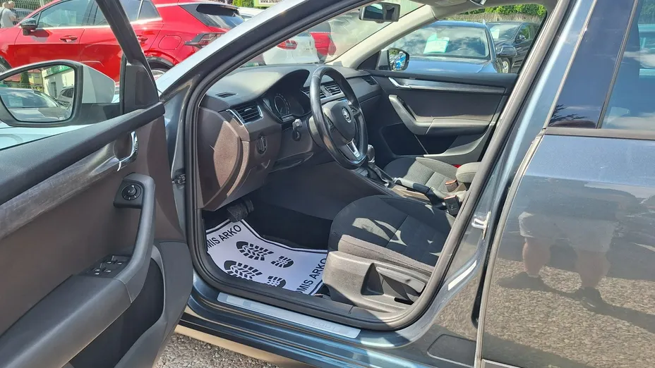 SKODA Octavia -