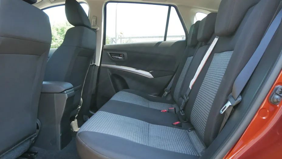 SUZUKI S-Cross -