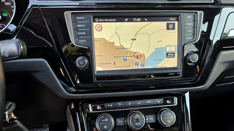 VOLKSWAGEN Touran -