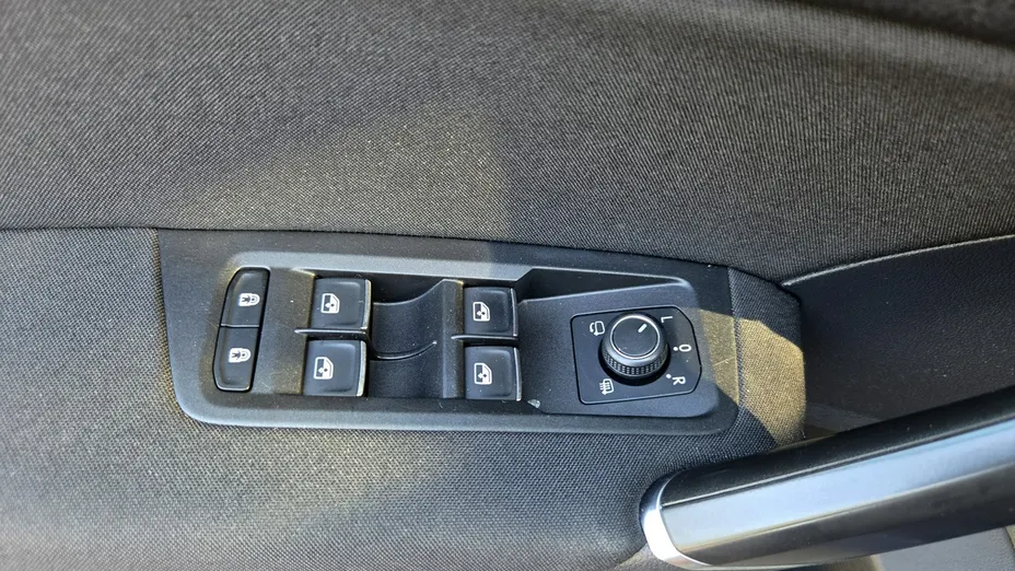 VOLKSWAGEN Touran -