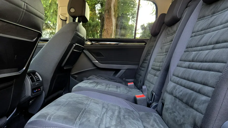 VOLKSWAGEN Touran -