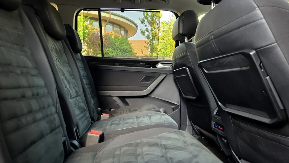 VOLKSWAGEN Touran -