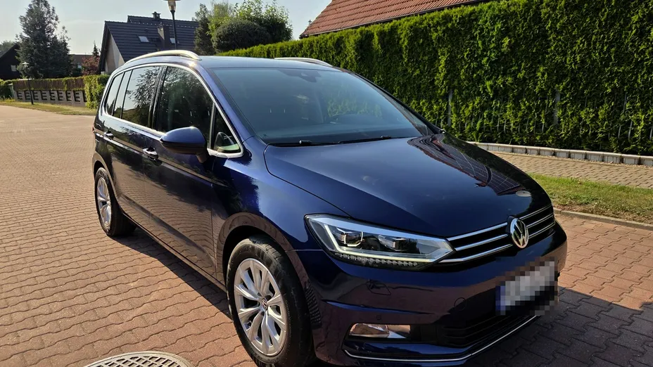 VOLKSWAGEN Touran -