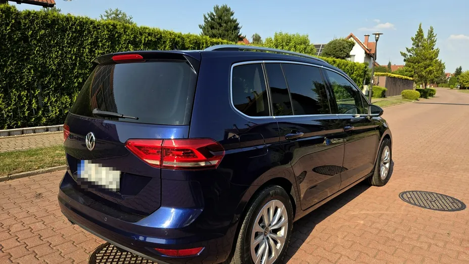 VOLKSWAGEN Touran -
