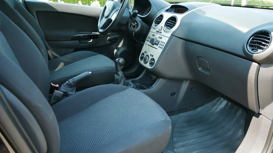 OPEL Corsa -
