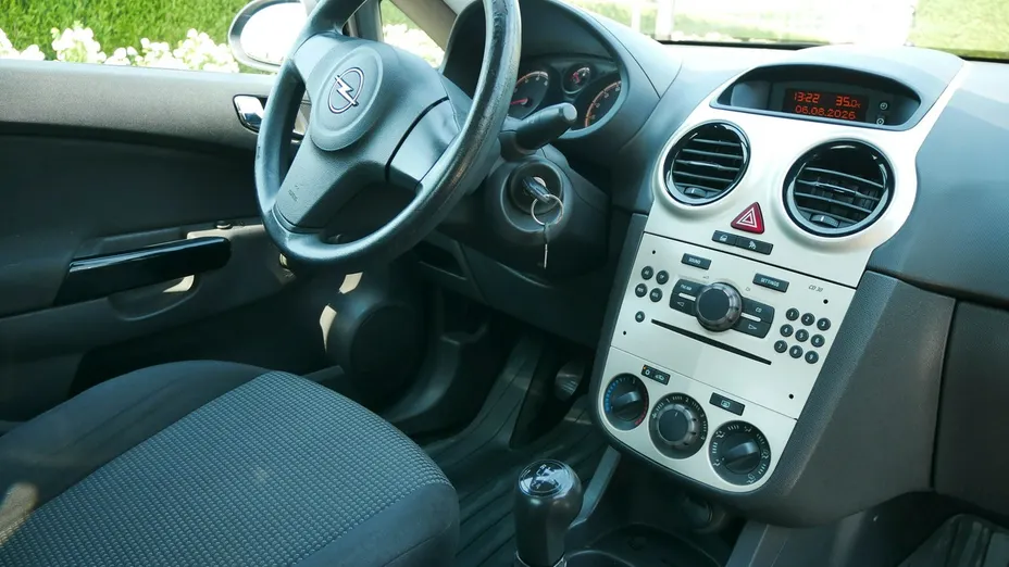 OPEL Corsa -