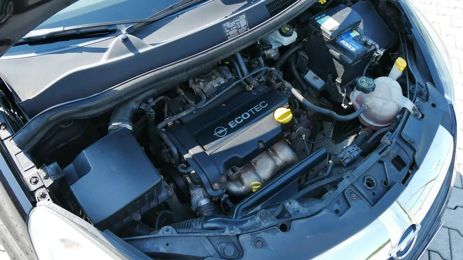OPEL Corsa -
