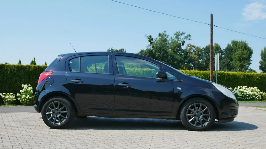 OPEL Corsa -