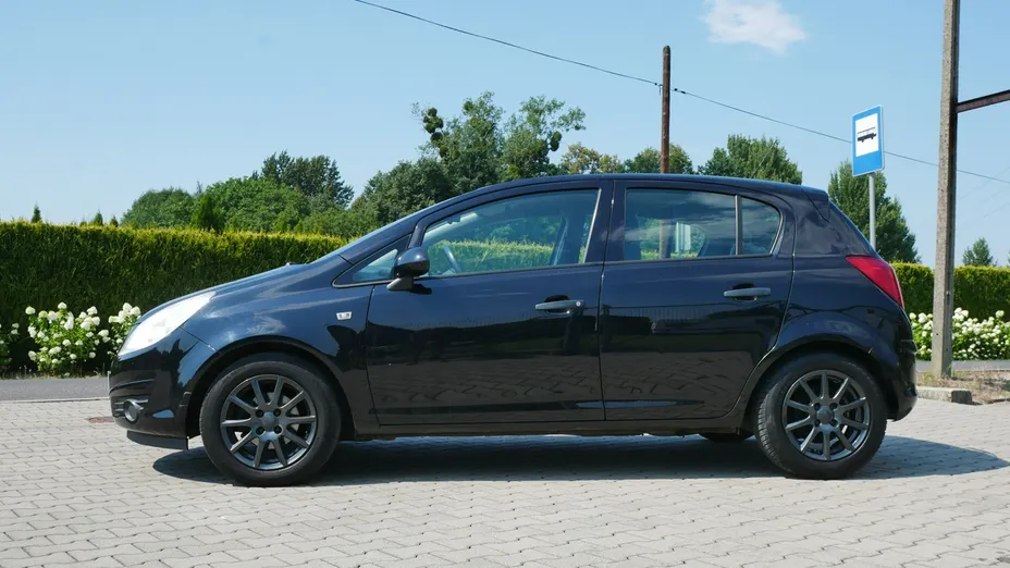 OPEL Corsa -