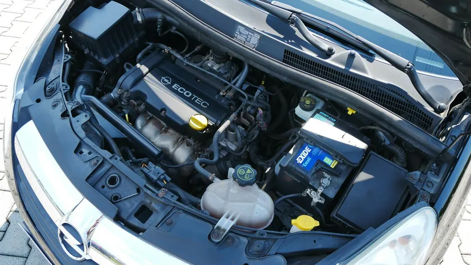 OPEL Corsa -