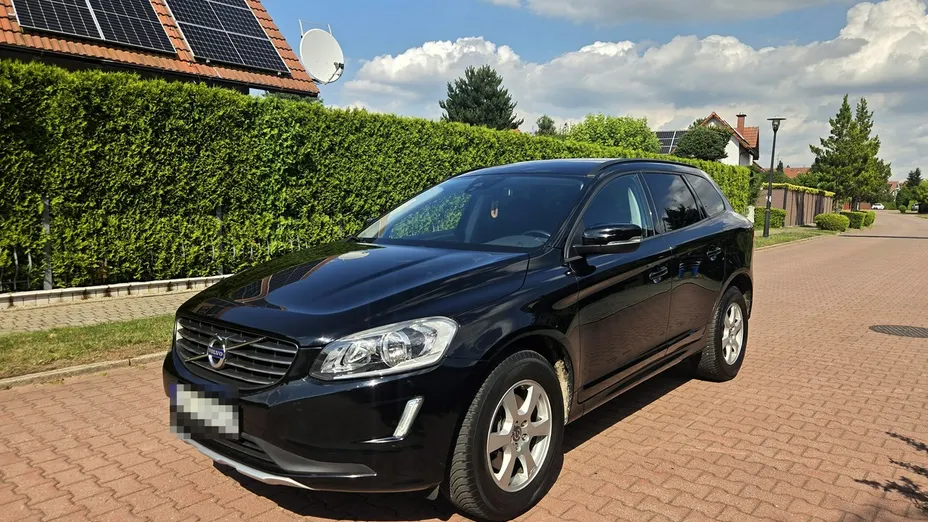 VOLVO XC60 -