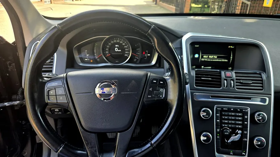 VOLVO XC60 -
