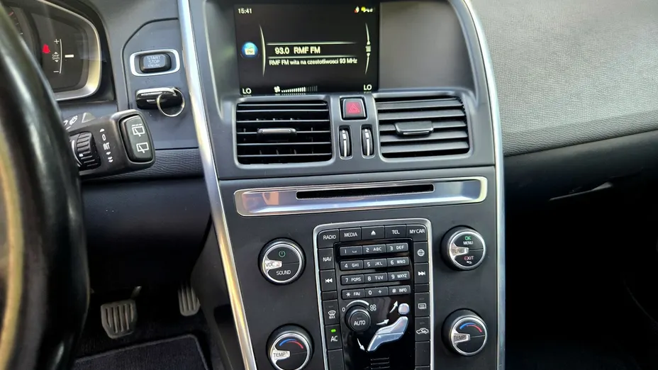 VOLVO XC60 -