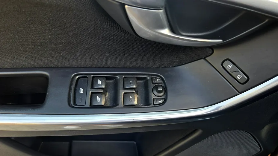 VOLVO XC60 -