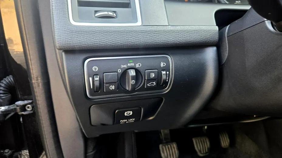 VOLVO XC60 -