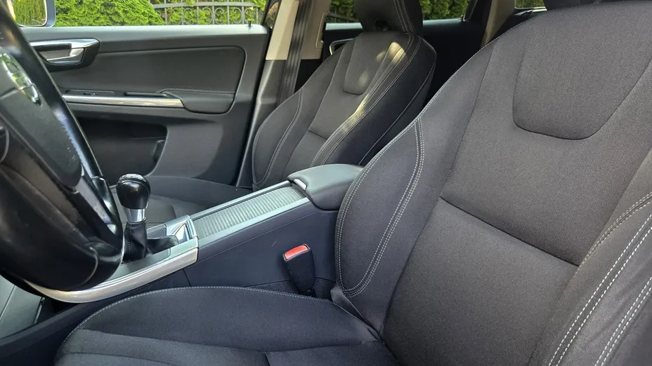 VOLVO XC60 -