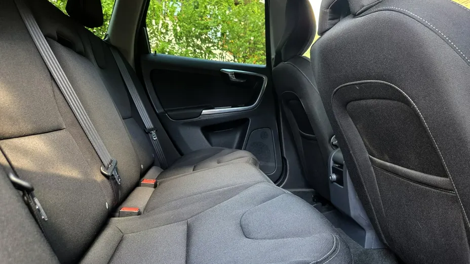 VOLVO XC60 -