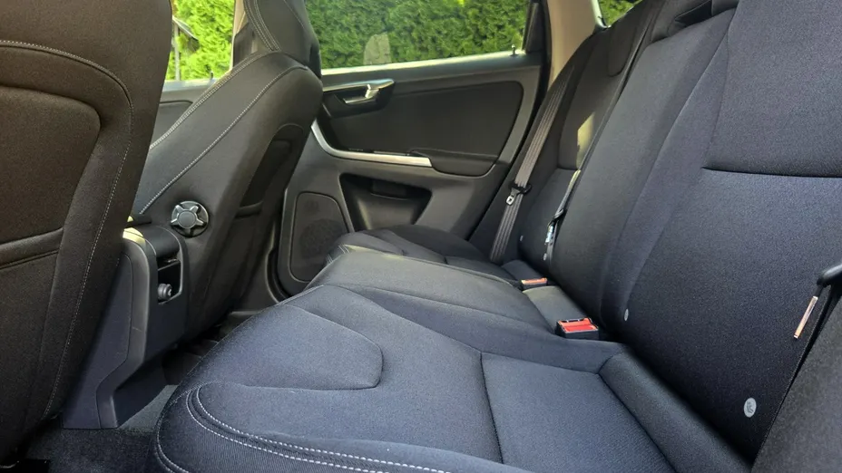 VOLVO XC60 -