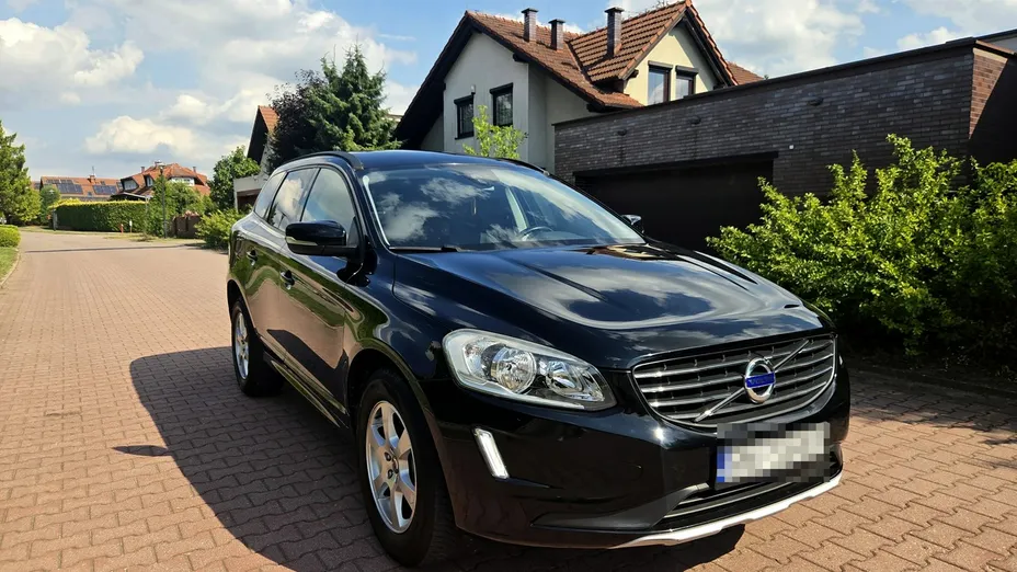 VOLVO XC60 -