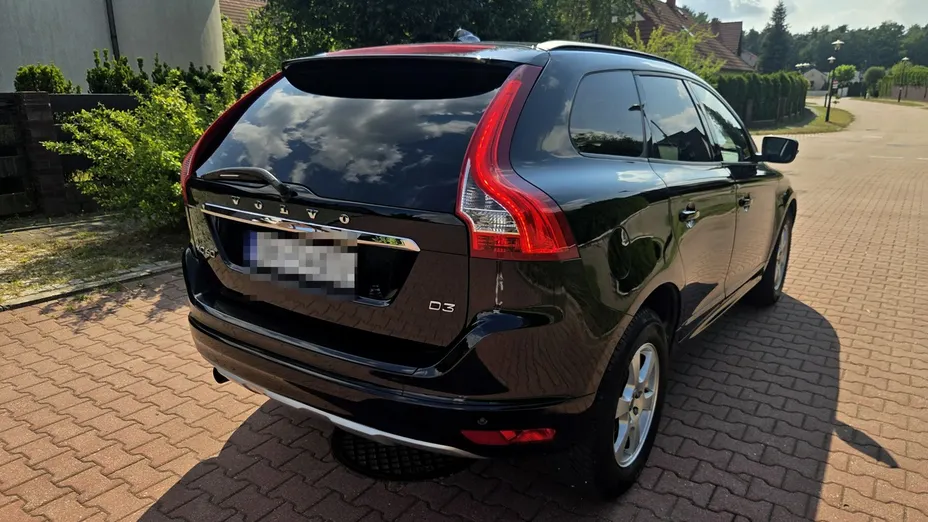 VOLVO XC60 -
