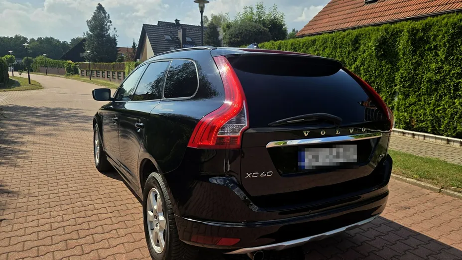 VOLVO XC60 -