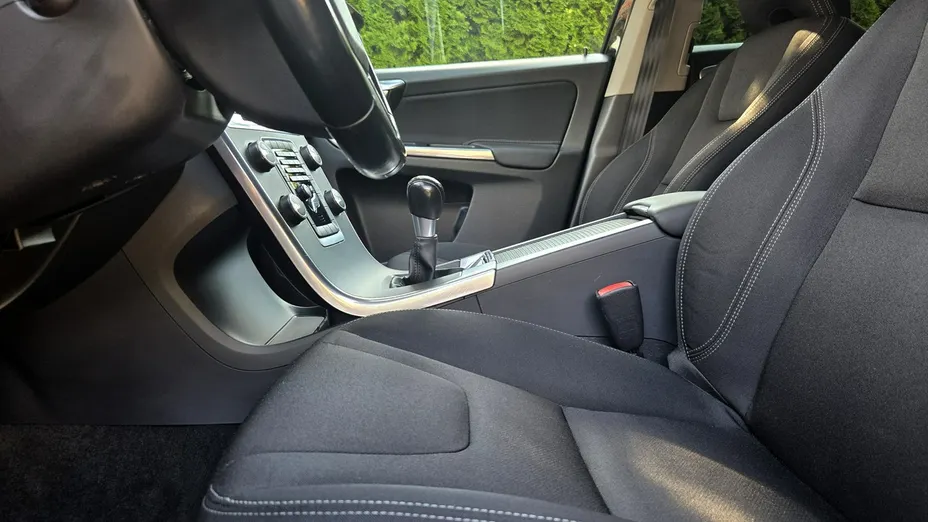 VOLVO XC60 -