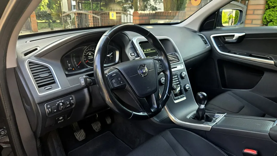 VOLVO XC60 -