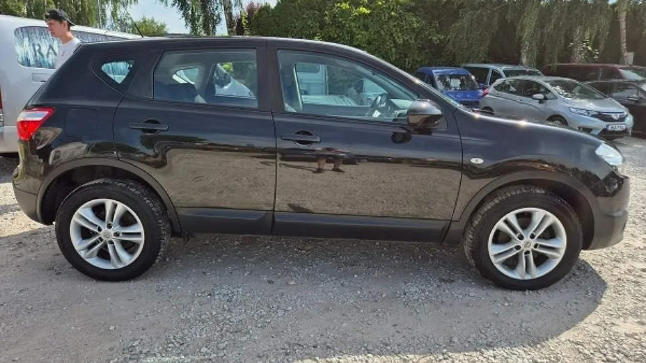 NISSAN Qashqai -