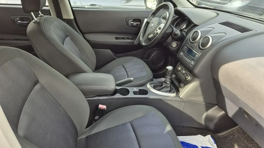 NISSAN Qashqai -
