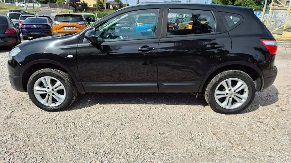 NISSAN Qashqai -