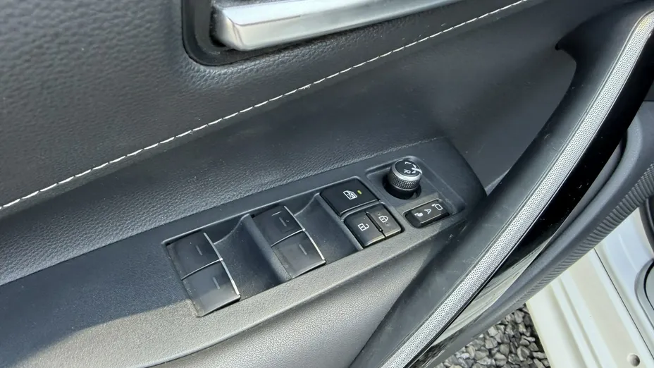 TOYOTA Corolla -