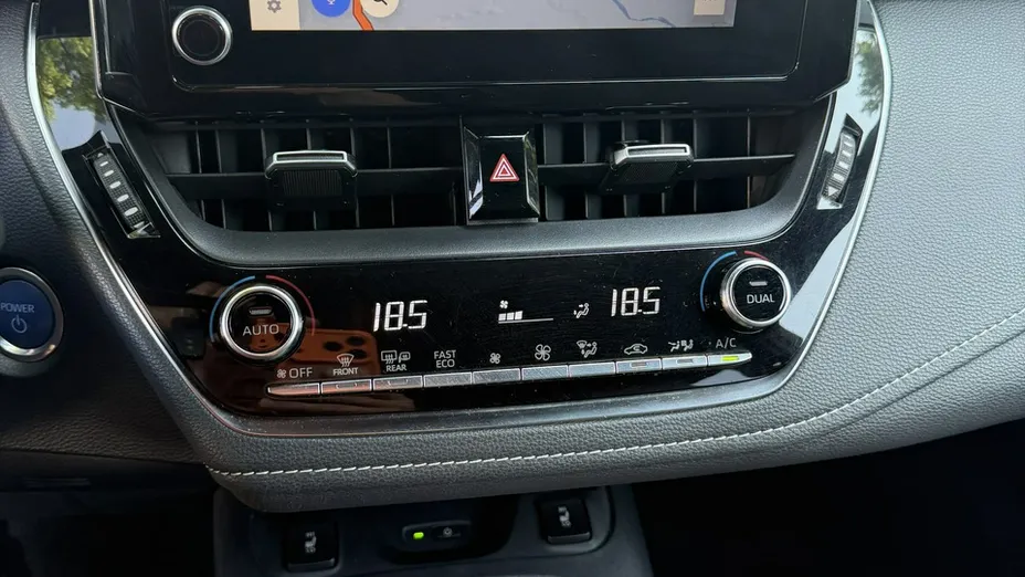 TOYOTA Corolla -