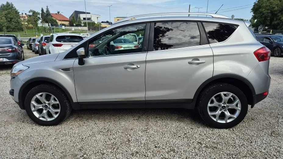 FORD Kuga -