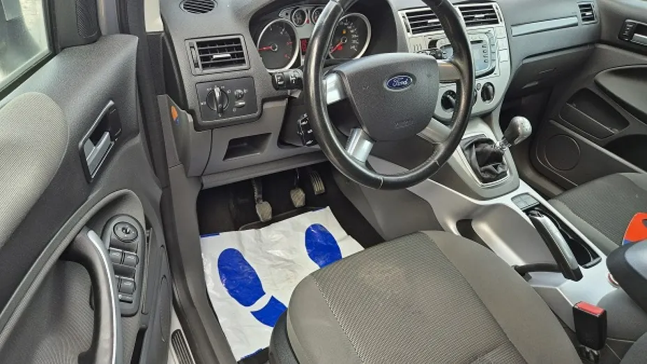 FORD Kuga -
